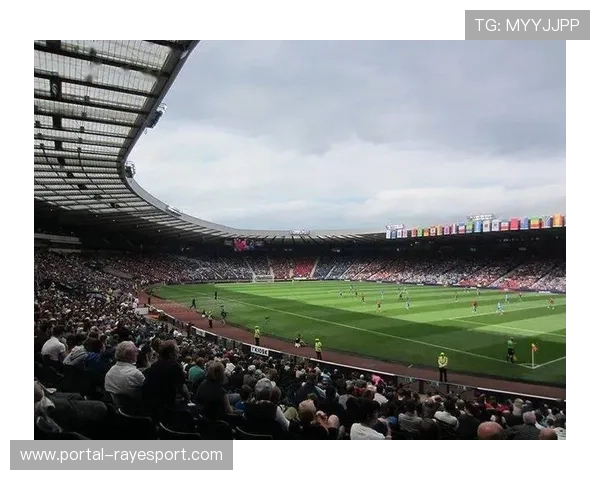 门兴格拉德巴赫球场被选为欧洲杯指定比赛场地开启新篇章 门兴格拉德巴赫球场被选为欧洲杯指定比赛场地开启新篇章